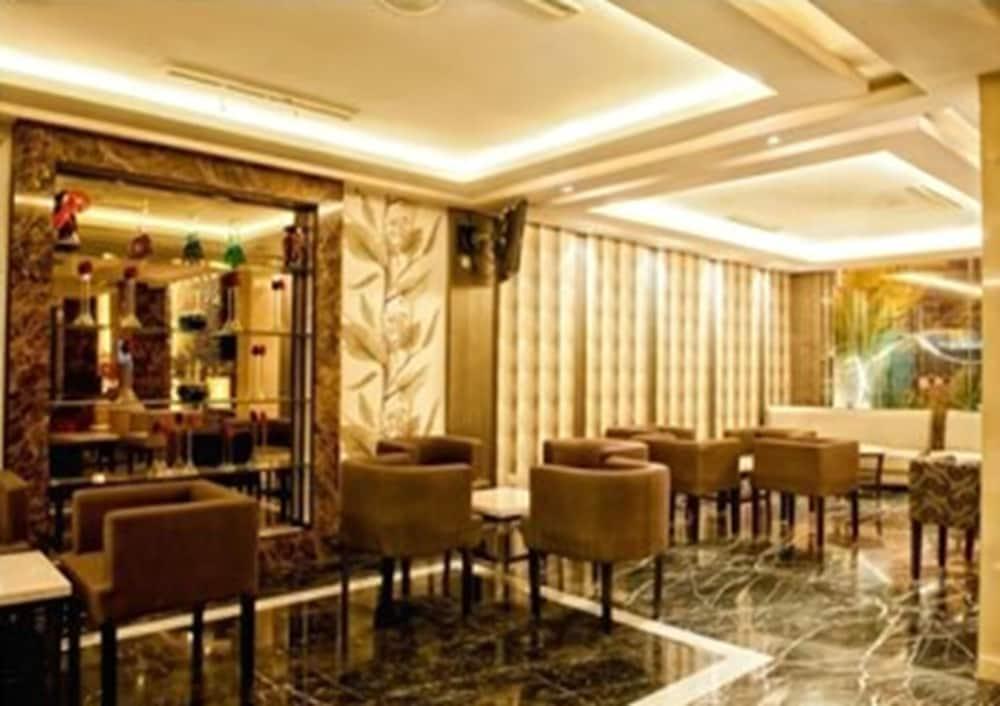 Grand Sakura Hotel Medan Eksteriør bilde