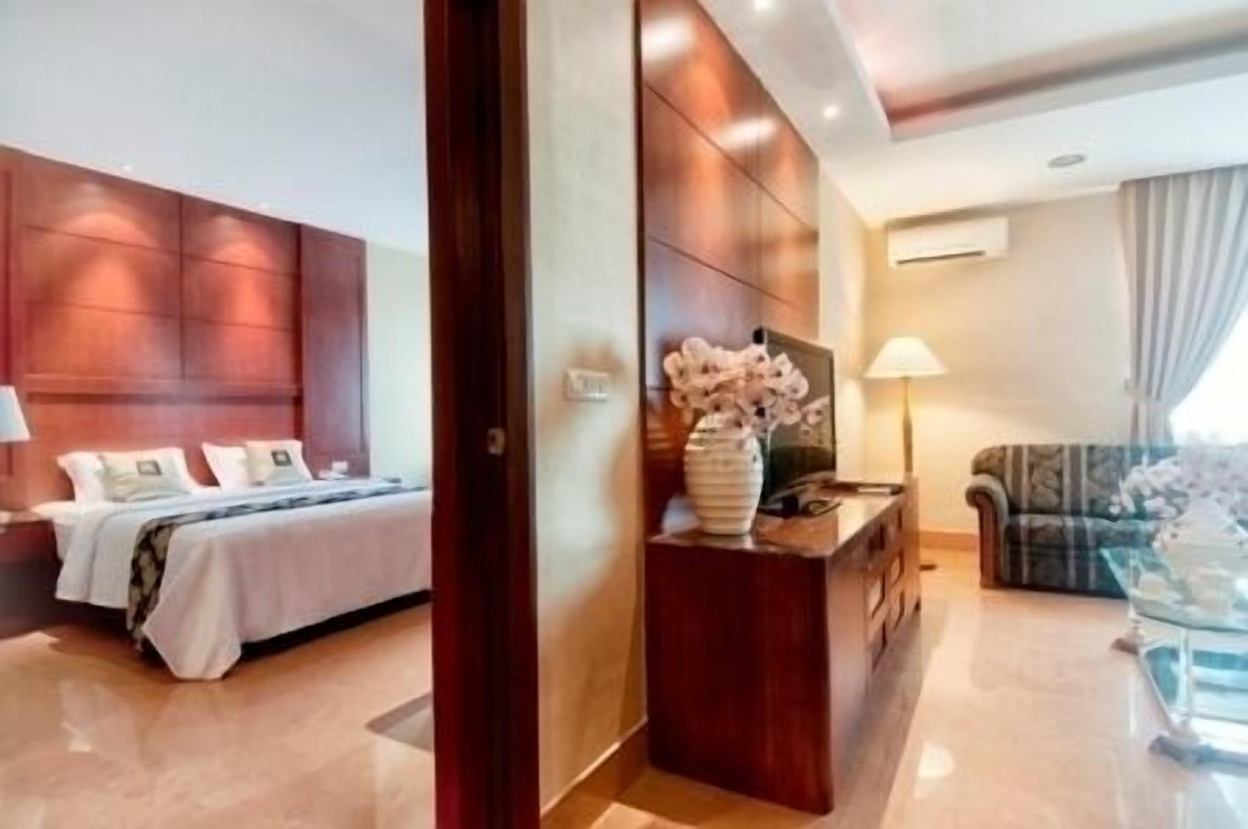 Grand Sakura Hotel Medan Eksteriør bilde