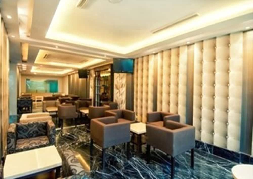 Grand Sakura Hotel Medan Eksteriør bilde