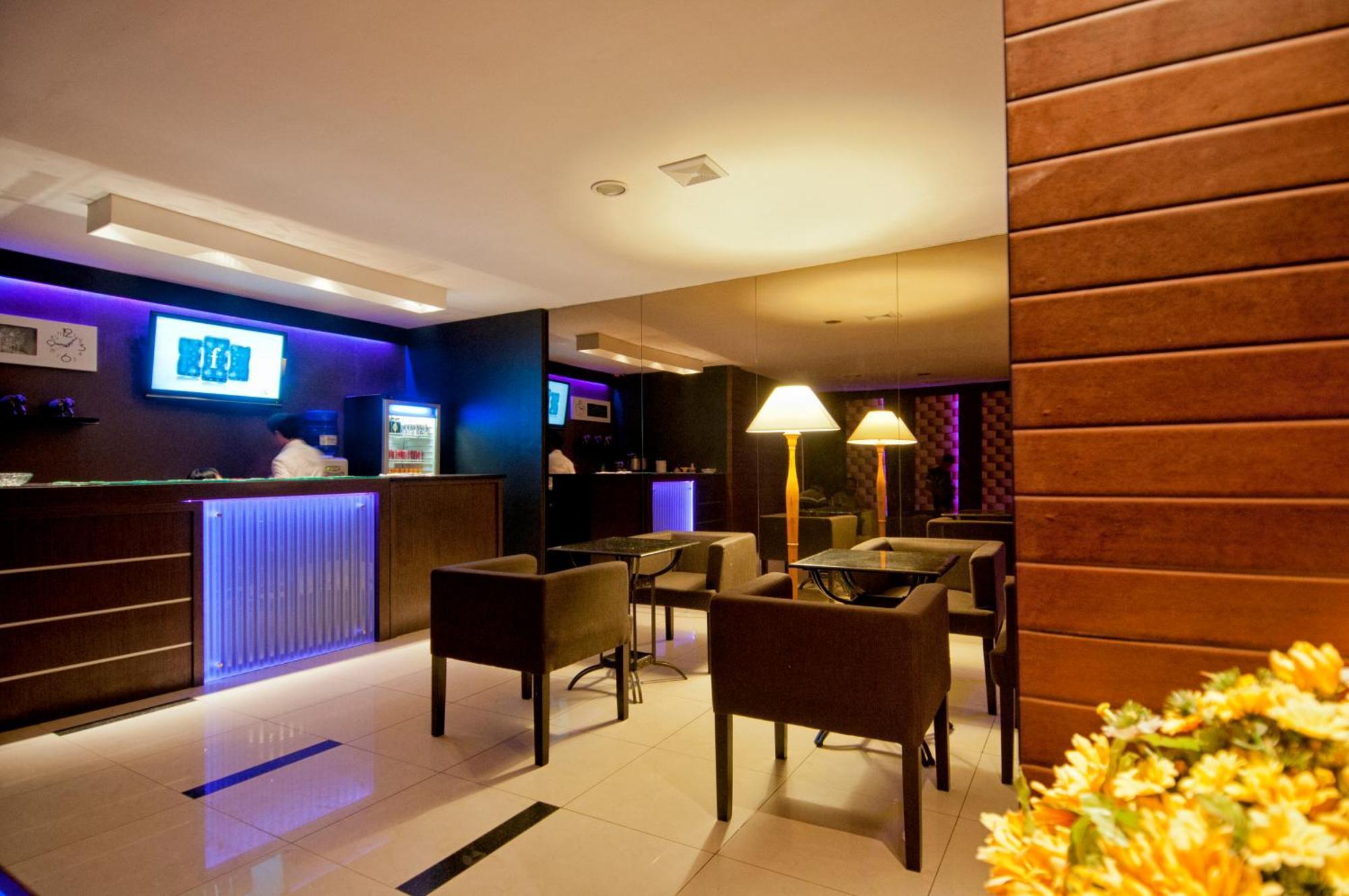 Grand Sakura Hotel Medan Eksteriør bilde