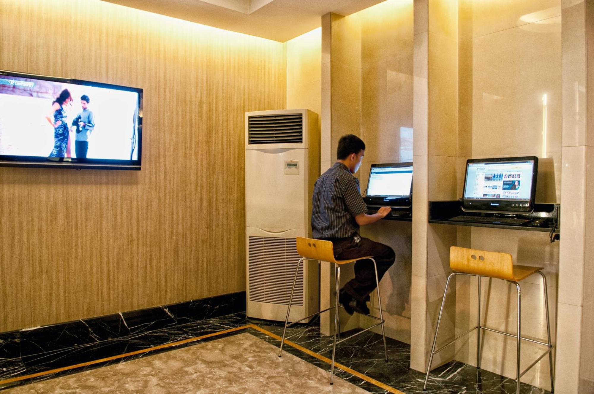 Grand Sakura Hotel Medan Eksteriør bilde