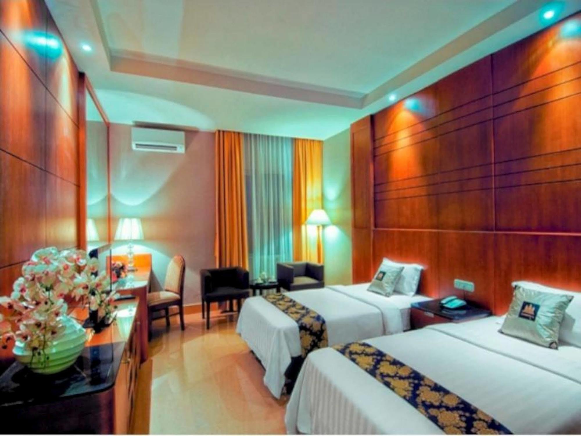 Grand Sakura Hotel Medan Eksteriør bilde